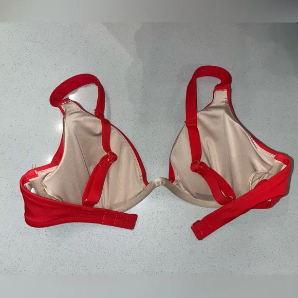 Red Bikini Top ❤️ - Picture 7 of 10